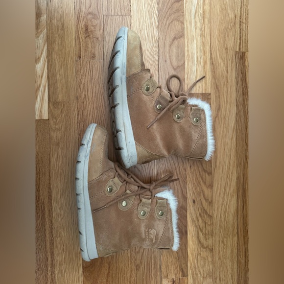 Sorel Joan Explorer Boots size 7 - Picture 3 of 7